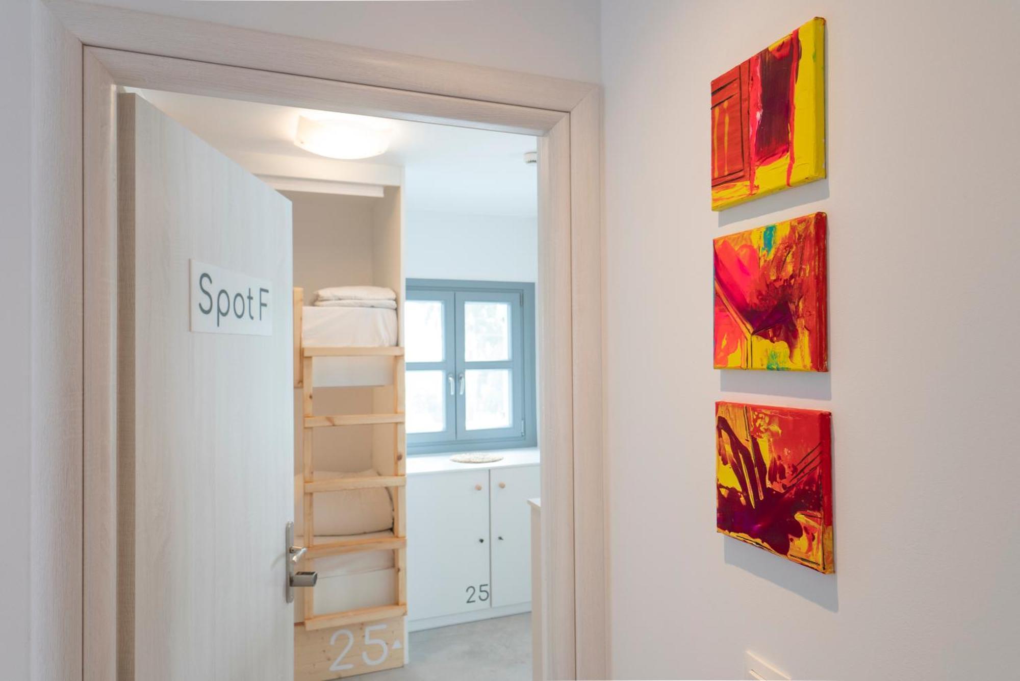 Bedspot Hostel Fíra Kültér fotó