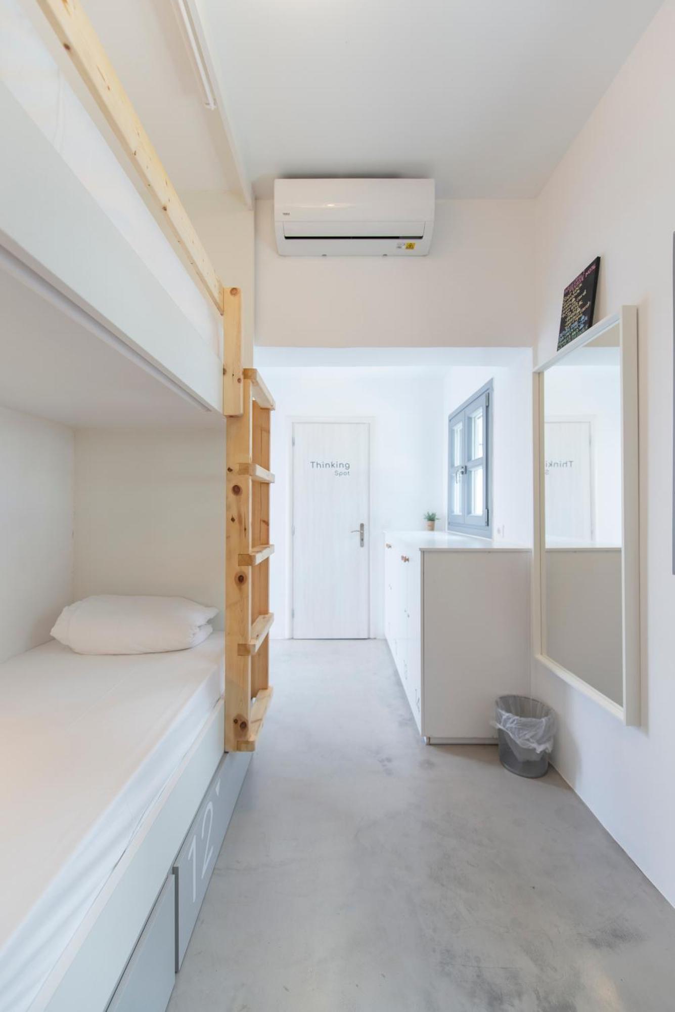 Bedspot Hostel Fíra Kültér fotó