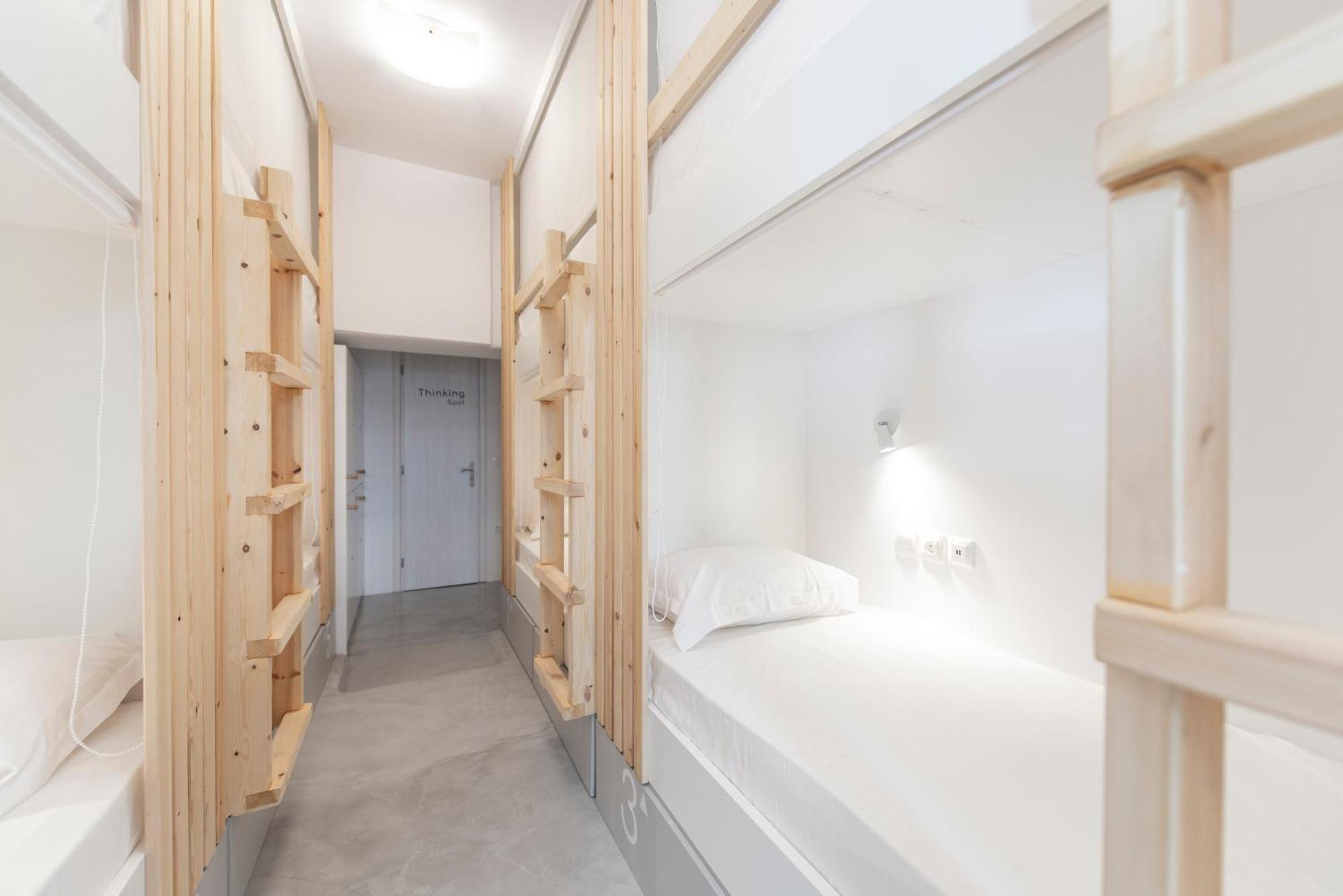 Bedspot Hostel Fíra Kültér fotó